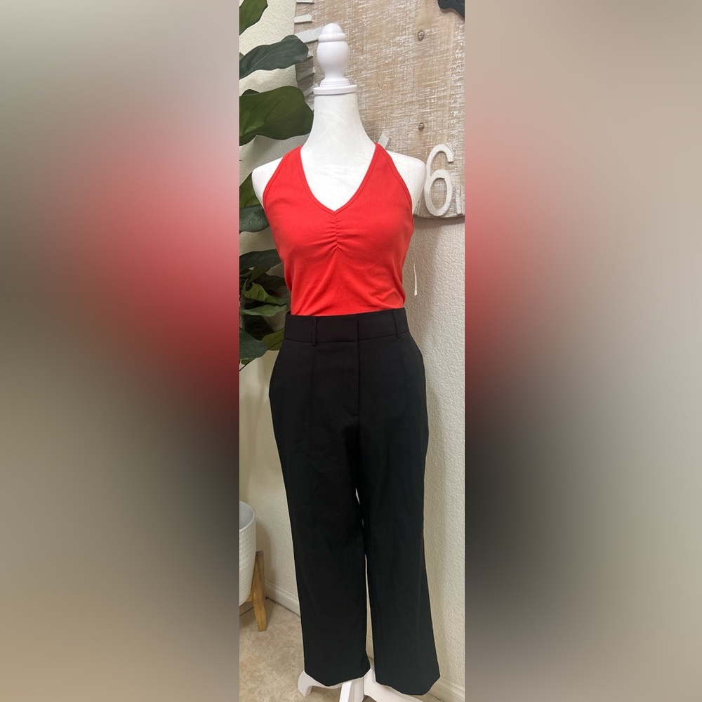 Women's ASOS dress pants 

*Back Flap pockets 
*Front pockets
*Ankle Length